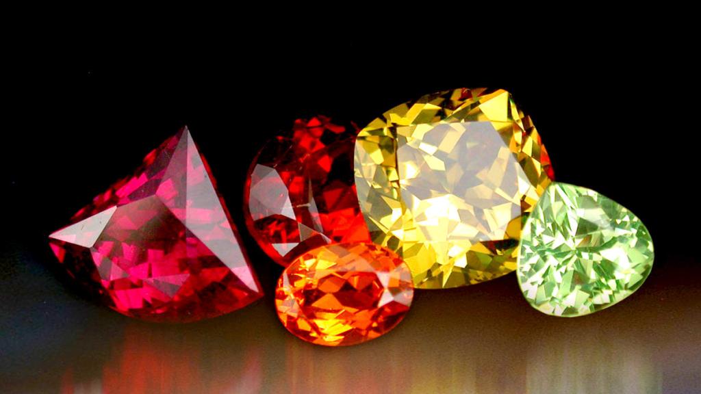 Piedra, papel o tijeras… –Daniel Olivares Viniegra–